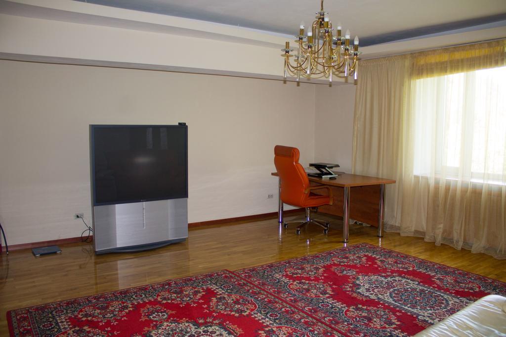 Ala Hostel Almaty Exterior photo